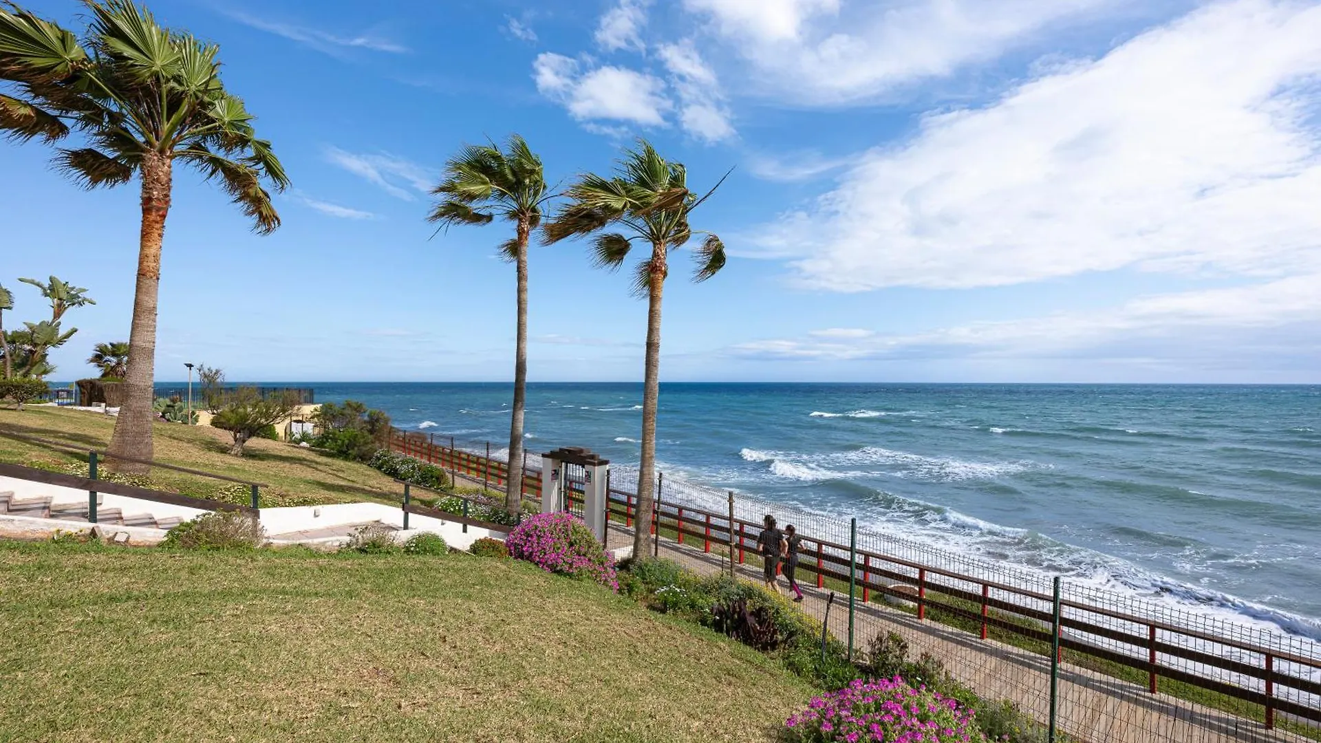 Fancy Studio Direct Access To Sea✺Parking✺Pool Mijas 0*,  Spain